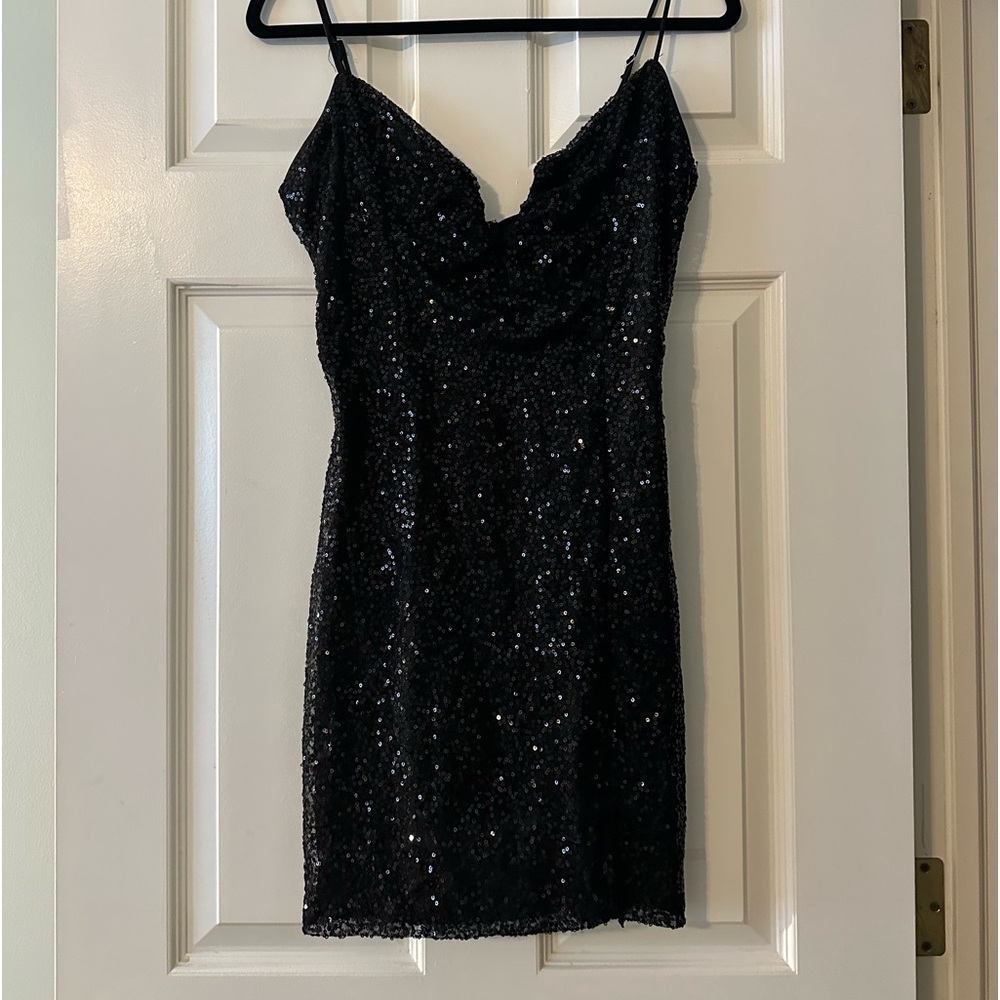 Black Windsor Dress Sequin!